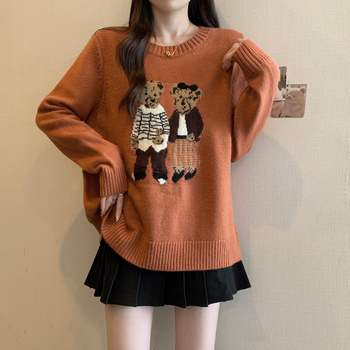 Laisvas megztinis su retro karikatūrų meškiuku, apvalus kaklo iškirpimas, ilgos rankovės, akrilinis pluoštas