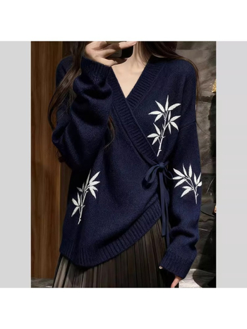 Moteriškas megztinis kinietiško stiliaus, V formos kaklas, ilgos rankovės, medvilnės-poliesterio mišinys, be lyginimo