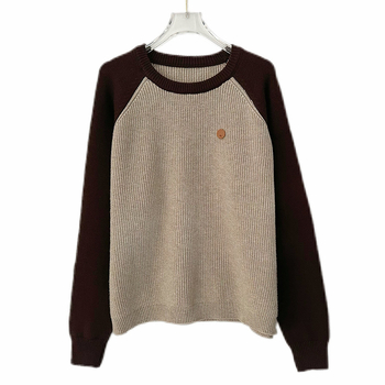 Moteriškas megztinis su kontrastinėmis raglano rankovėmis, apvaliu kaklu, storas megztinis, laisvas kirpimas, akrilo-poliesterio mišinys, žiema 2024