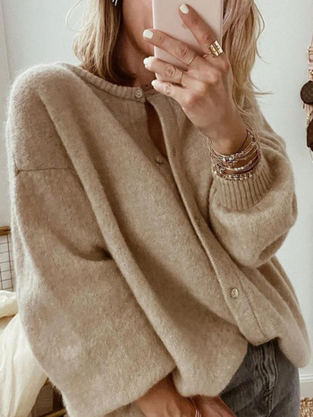 Adīts kardigans ar lampas piedurknēm, brīvs piegriezums, poliester–akrila maisījums, apļveida kakls, vidēja biezuma