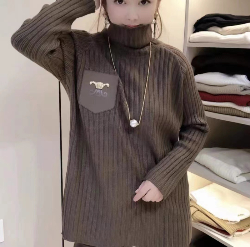 Moterų storas megztinis su aukštu kaklu, laisvo kirpimo, ilgomis rankovėmis, vidutinio ilgio