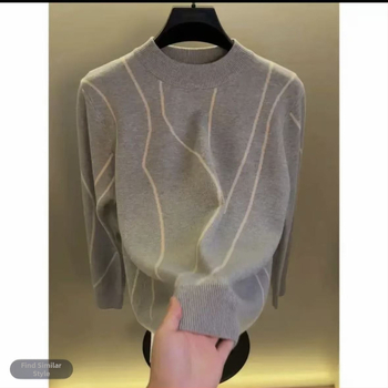 Dryžuotas megztinis su apvaliu kaklu, laisvas formos, ilgos rankovės, poliesterio mišinys