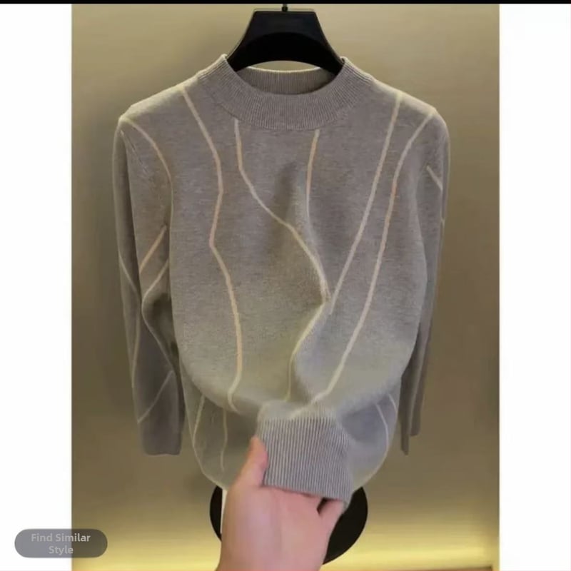 Dryžuotas megztinis su apvaliu kaklu, laisvas formos, ilgos rankovės, poliesterio mišinys