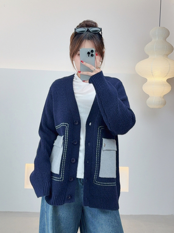 Megztas kardiganas su V kaklu, tankus mezginys, ilgos rankovės, akrilo-poliesterio mišinys ant Mianyang velvet audinio, Žiema 2025