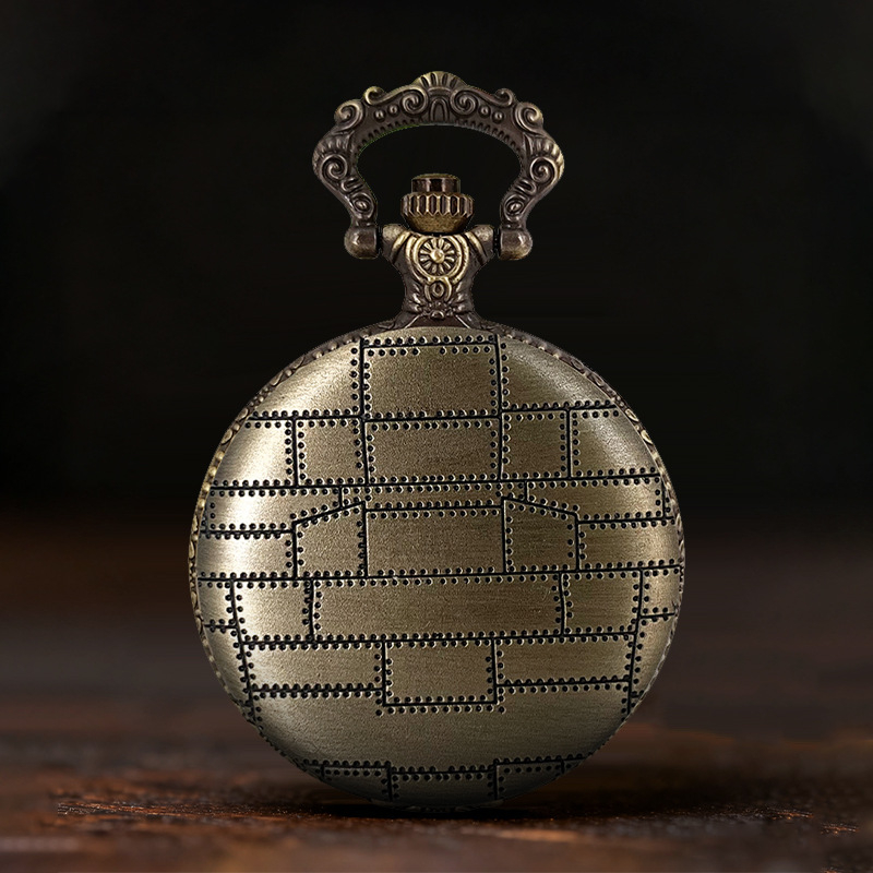 Ceas pendant decorativ cu temă craniu-mumie, capac flip retro, cuarț, carcasă din aliaj de zinc, oglindă din plastic, timp mondial, imprimare logo disponibil