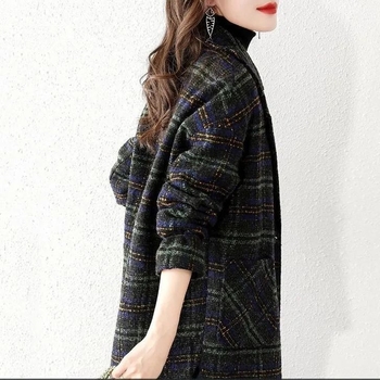 Vuneni karirani kaput s krznenim ovratnikom, kratka duljina 40–50 cm, dugi rukavi, poliester, japansko-korejski casual stil, zima 2025