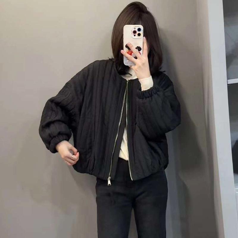 Ženska pamučna jakna sa zatvaračem na zip, dugi rukavi, okrugli ovratnik, slobodan kroj, gradski zimski stil.