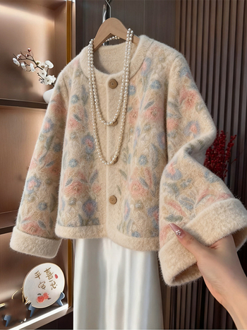 Női kínai stílusú dzseki pamut-poliészter keverékből, polo gallér, laza szabás, egy soros gombolás, ősz 2025