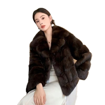 Palton de blană, mâneci lungi, rever mare, lungime normală, blană de iepure