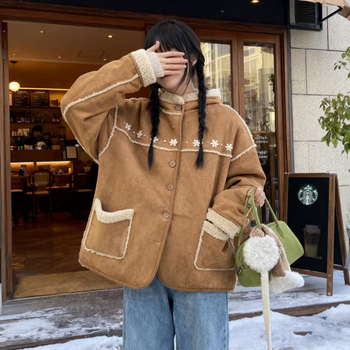 Női velúr motoros kabát hímzéssel, francia retro stílus, téli 2025, rombusz minta, egyenes szabás, gallér lótuszlevél, 3/4 ujj