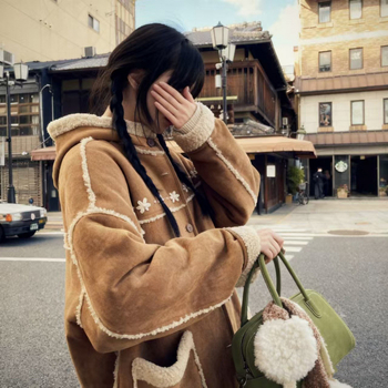 Női velúr motoros kabát hímzéssel, francia retro stílus, téli 2025, rombusz minta, egyenes szabás, gallér lótuszlevél, 3/4 ujj