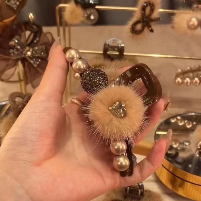 Yifanshi kézzel készített hajcsat műgyöngyökkel – minimalistus fejfedő nőknek