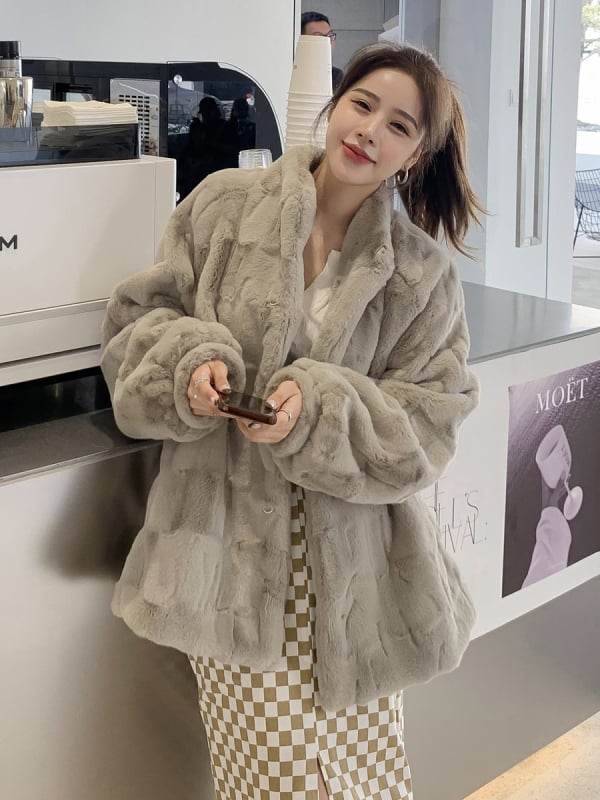 Palton din blană artificială pentru femei, lungime medie 65-80 cm, iarna 2024