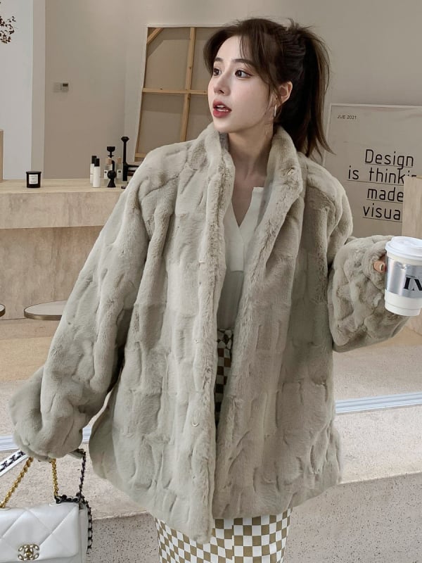 Palton din blană artificială pentru femei, lungime medie 65-80 cm, iarna 2024
