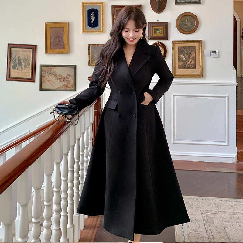 Női hosszú kabát Twillból, egyszínű, dupla gombolás, V-nyakú, karcsú szabás