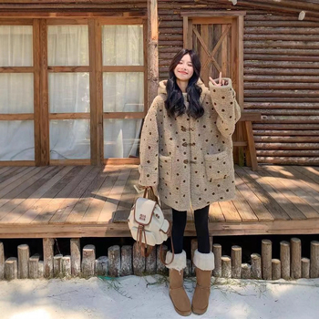 Palton damă cu glugă din chenille, efect lamb-fleece – croială lejeră, lungime medie, mâneci 3/4, stil japonio-coreean