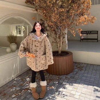 Palton damă cu glugă din chenille, efect lamb-fleece – croială lejeră, lungime medie, mâneci 3/4, stil japonio-coreean