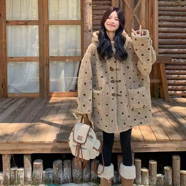 Palton damă cu glugă din chenille, efect lamb-fleece – croială lejeră, lungime medie, mâneci 3/4, stil japonio-coreean