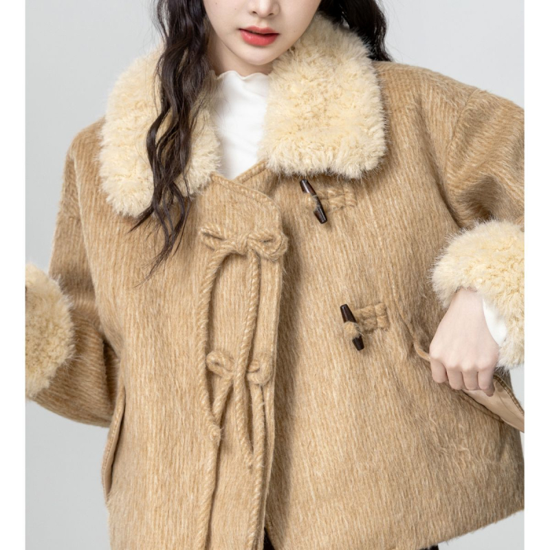 Cardigan scurt chenille cu guler polo, croială în formă de A, mâneci 3/4 – Primăvara 2025