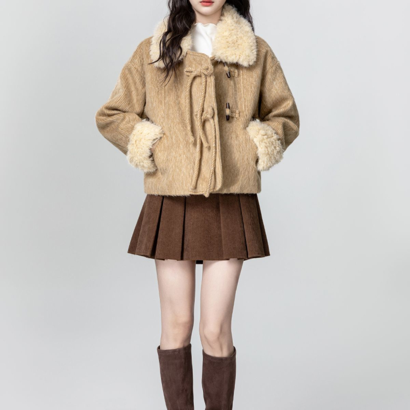 Cardigan scurt chenille cu guler polo, croială în formă de A, mâneci 3/4 – Primăvara 2025