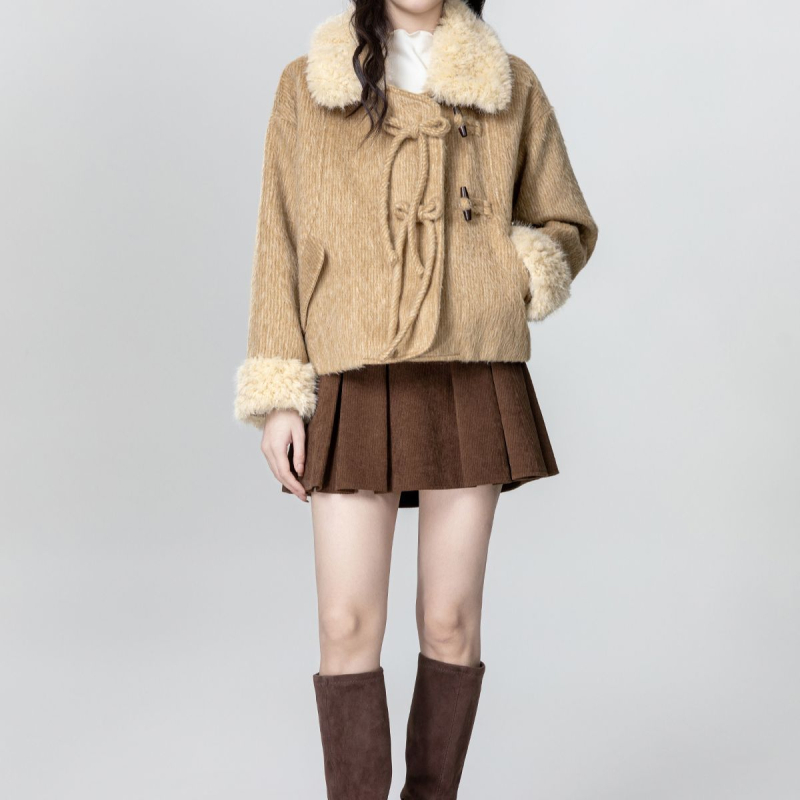 Cardigan scurt chenille cu guler polo, croială în formă de A, mâneci 3/4 – Primăvara 2025