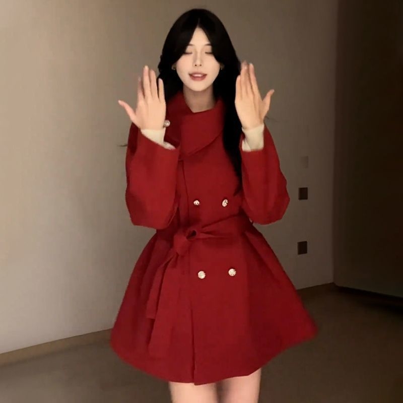 Γυναικείο παλτό σε στυλ Χεμπερν από πολυεστέρα, μονόχρωμο, με γιακά-στάση, διπλό μπροστινό κλείσιμο, κοντό μήκος, χαλαρή γραμμή, μακριά μανίκια