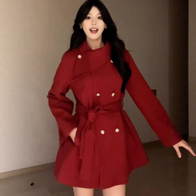 Γυναικείο παλτό σε στυλ Χεμπερν από πολυεστέρα, μονόχρωμο, με γιακά-στάση, διπλό μπροστινό κλείσιμο, κοντό μήκος, χαλαρή γραμμή, μακριά μανίκια