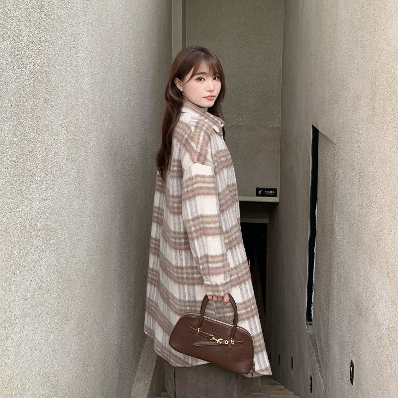 Palton lung pentru femei din poliester — Carouri retro coreene, 95% poliester, guler cu rever, mâneci raglan