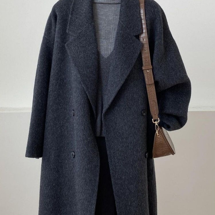 Palton Chenille, stil coreean, croială lejeră, lungime medie, închidere cu nasturi pe un rând