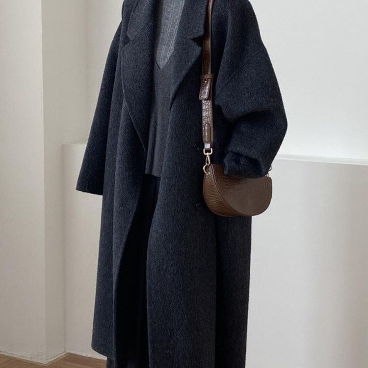 Palton Chenille, stil coreean, croială lejeră, lungime medie, închidere cu nasturi pe un rând