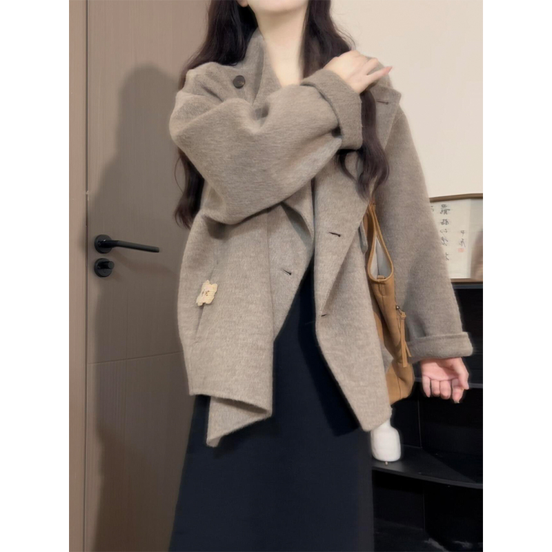 Palton din Chenille pentru femei, lungime scurtă, model solid, material Spandex, stil lejer japonez-coreean, iarna 2025