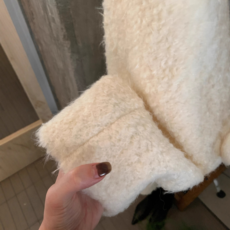 Ženski kaput u korejskom stilu s pahuljastom teksturom za jesen-zimu, slobodan kroj, srednja duljina, ovratnik lapel, jednoredno zatvaranje, poliester s elastanom