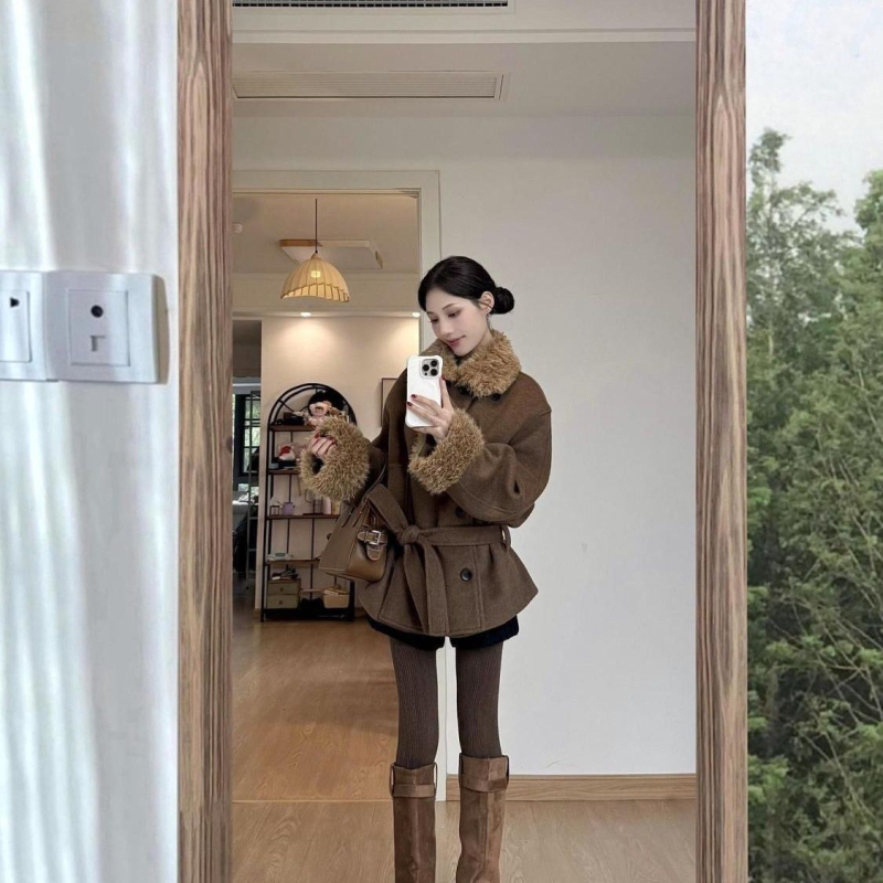 Palton scurt pentru femei cu guler de blană, stil japono-coreean lejer, poliester cu elastan <30%, mâneci lungi