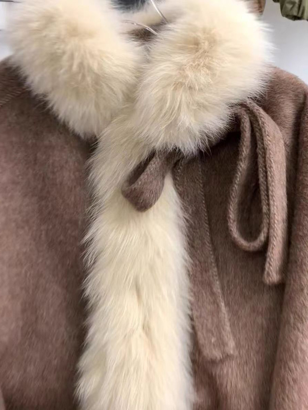 Palton de lână cu guler din blană artificială și capă-de-șal, dublu-fațat din chenille, închidere cu fermoar