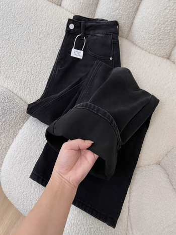 Ženske traperice plus size, crno-sive, visok pojas, ravni kroj i široke nogavice, silueta kruška