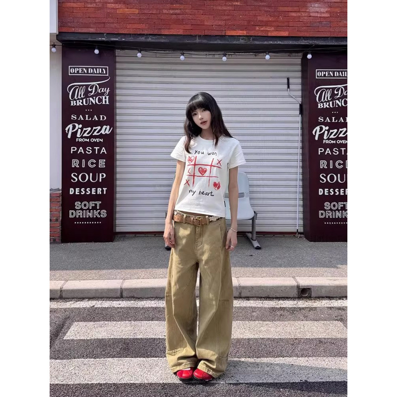 Blugi, croială dreaptă cu picioare largi, talie înaltă, amestec bumbac-poliester 50-70% bumbac, toamnă 2025