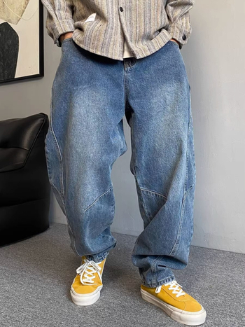 Τζιν με χαλαρό ίσιο κόψιμο, μεσαία μέση, μείγμα βαμβάκι-πολυεστέρα-βισκόζη, πλένεται, πλήρους μήκους, κλείσιμο με κορδόνι, κυκλοφορία φθινοπώρου 2025