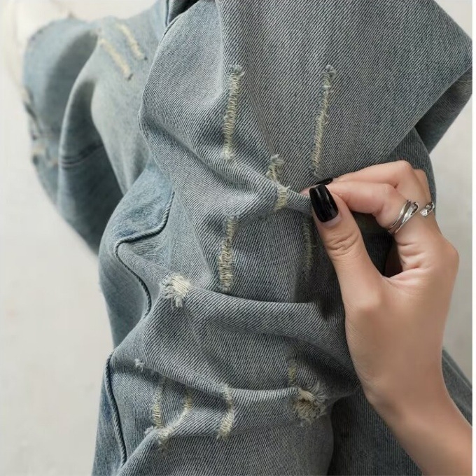 Jeans din denim cu talie înaltă și croială largă, lungime medie, țesătură groasă, toamnă 2025