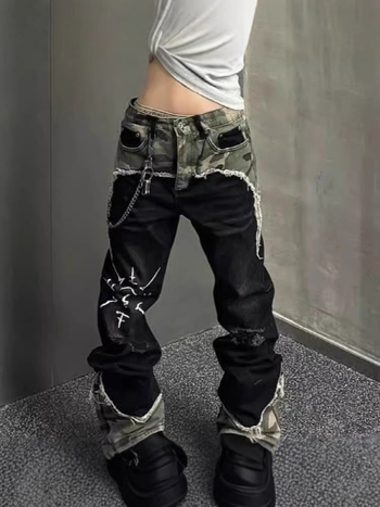 Traperice s kamuflažnim patchworkom, visokim pojasom, zip, ravni kroj