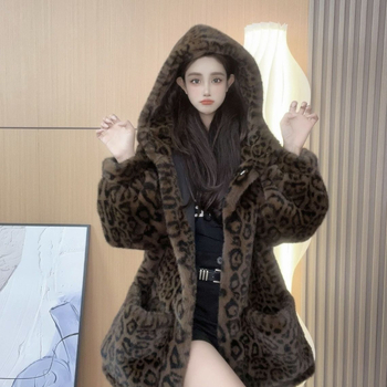 Kaput s leopardovim uzorkom od umjetnog krzna, ultra kratka duljina, veliki ovratnik, topao i stiliziran