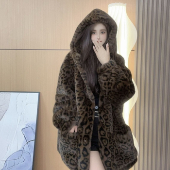 Kaput s leopardovim uzorkom od umjetnog krzna, ultra kratka duljina, veliki ovratnik, topao i stiliziran