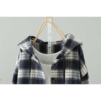 Jachetă-cămașă cu glugă din lână – model carouri, țesătură din lână, cu glugă, mâneci lungi, croială lejeră