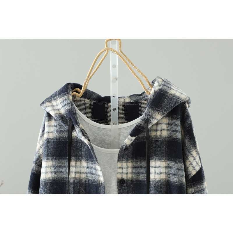 Jachetă-cămașă cu glugă din lână – model carouri, țesătură din lână, cu glugă, mâneci lungi, croială lejeră