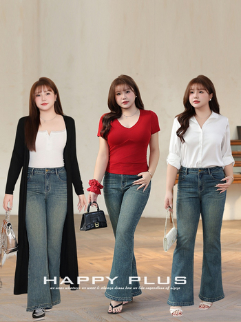 Traperice u francuskom stilu, srednji struk, blago šireće nogavice, vintage oprane, rastezljivi denim, pamuk 70–80% i poliester, zatvaranje dugmadima