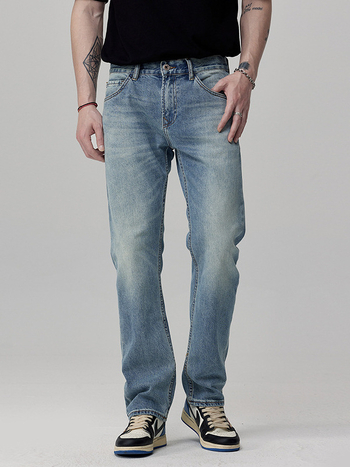 Férfi egyenes szárú farmer, középmagas derék, mosott farmer, 92% pamut, gombos zárás