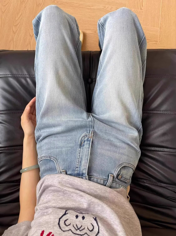 Ženske traperice ravnog kroja, visokim strukom, skraćena duljina, mješavina pamuka i poliestera, lagana tkanina