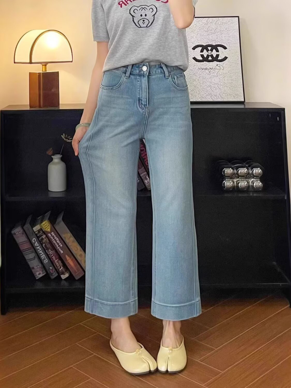 Ženske traperice ravnog kroja, visokim strukom, skraćena duljina, mješavina pamuka i poliestera, lagana tkanina