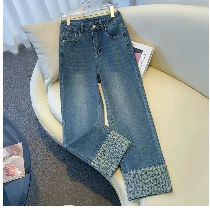 Traperice od denima cropped ravnog kroja s otiskom na rubu, visokim strukom, duljina 9/10, ljeto 2025