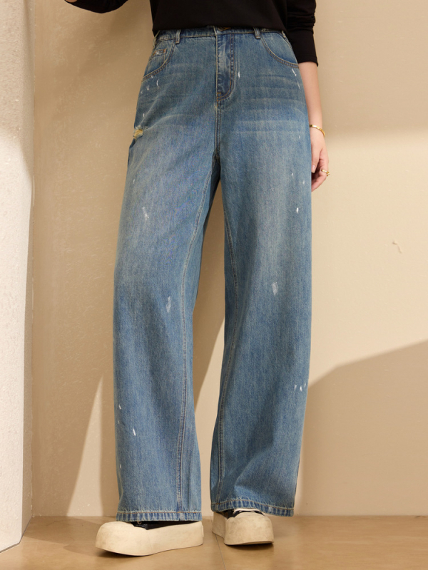 Suplyšę džinsai su aukštu liemeniu, tiesus kirpimas, medvilnės audinys, kaubojaus stilius, Rudens 2025 kolekcija
