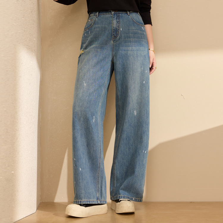 Suplyšę džinsai su aukštu liemeniu, tiesus kirpimas, medvilnės audinys, kaubojaus stilius, Rudens 2025 kolekcija